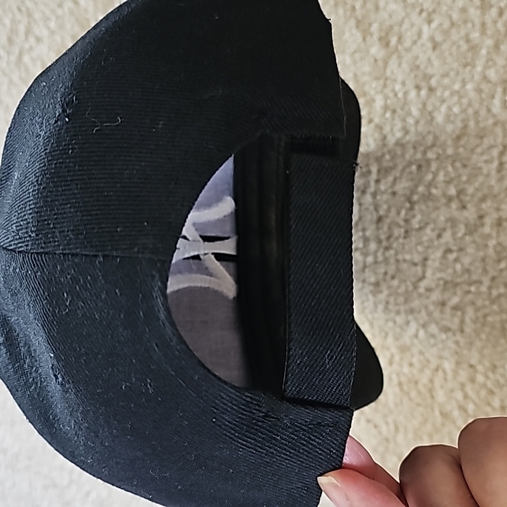 NY Yankees baseball cap - Picture 3 of 3